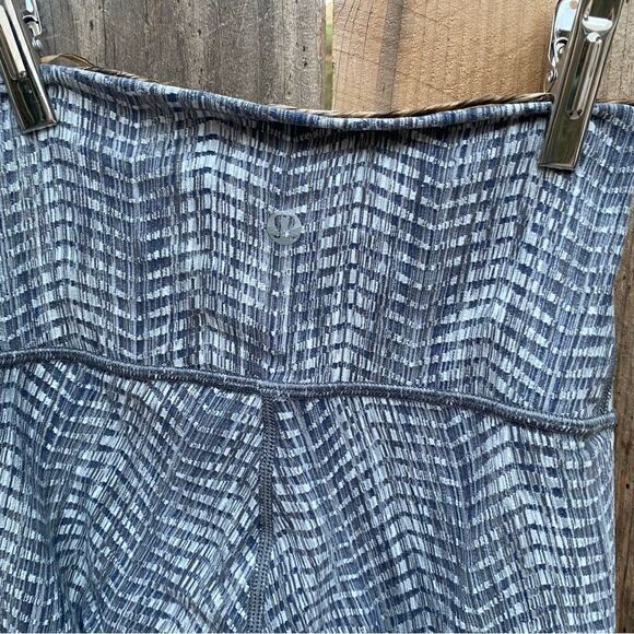 Lululemon Wunder Under Crop Hi-Rise Luon Arrow Jacquard Battleship Size 2 - Picture 6 of 10